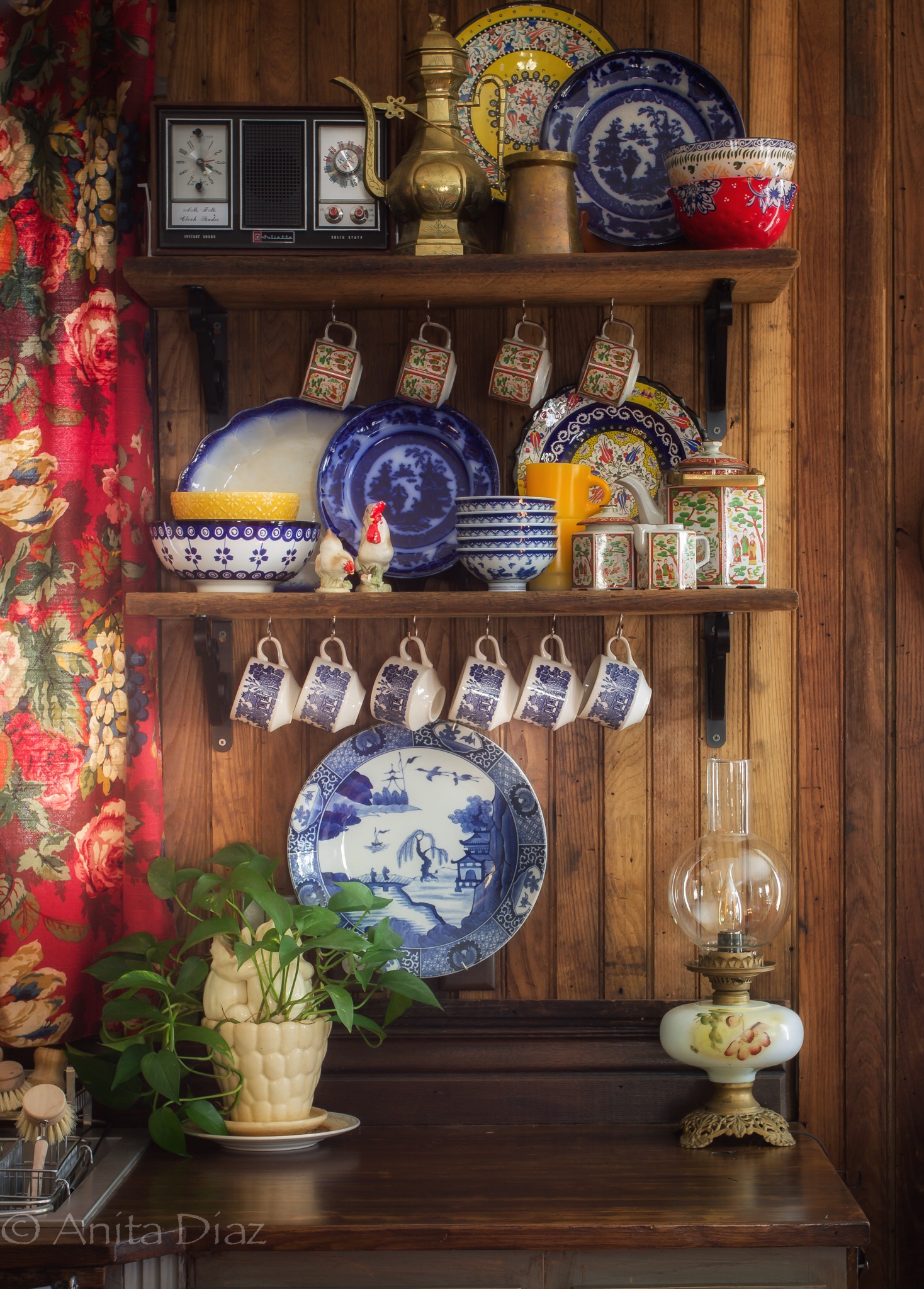 Shelf styling: Mixing old and new - Whispering Pines Homestead