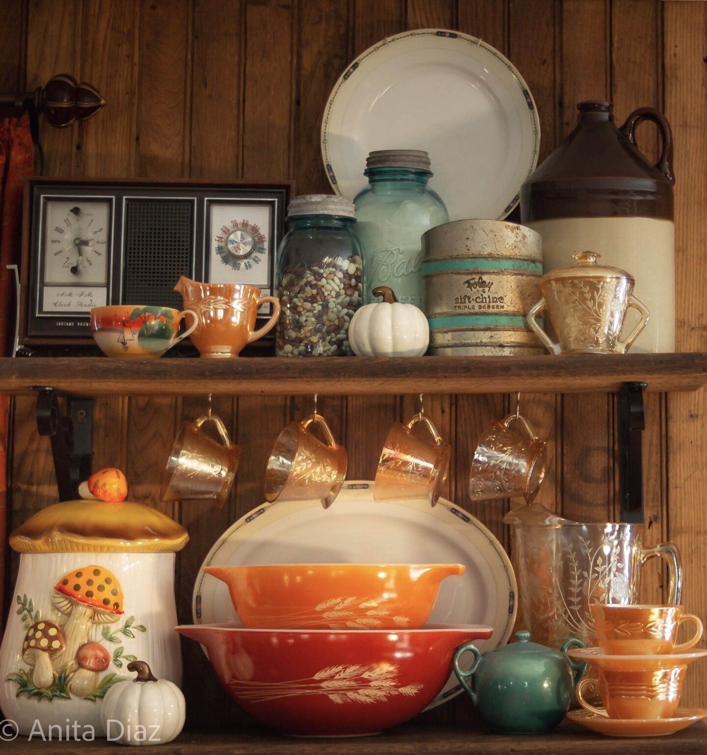 Vintage Glass Large Cookie Jar Wood Top, Rustic Kitchen, Farmhouse Kitchen,  Mid Century, Vintage Kitchen, General Store, Cottage Kitchen 