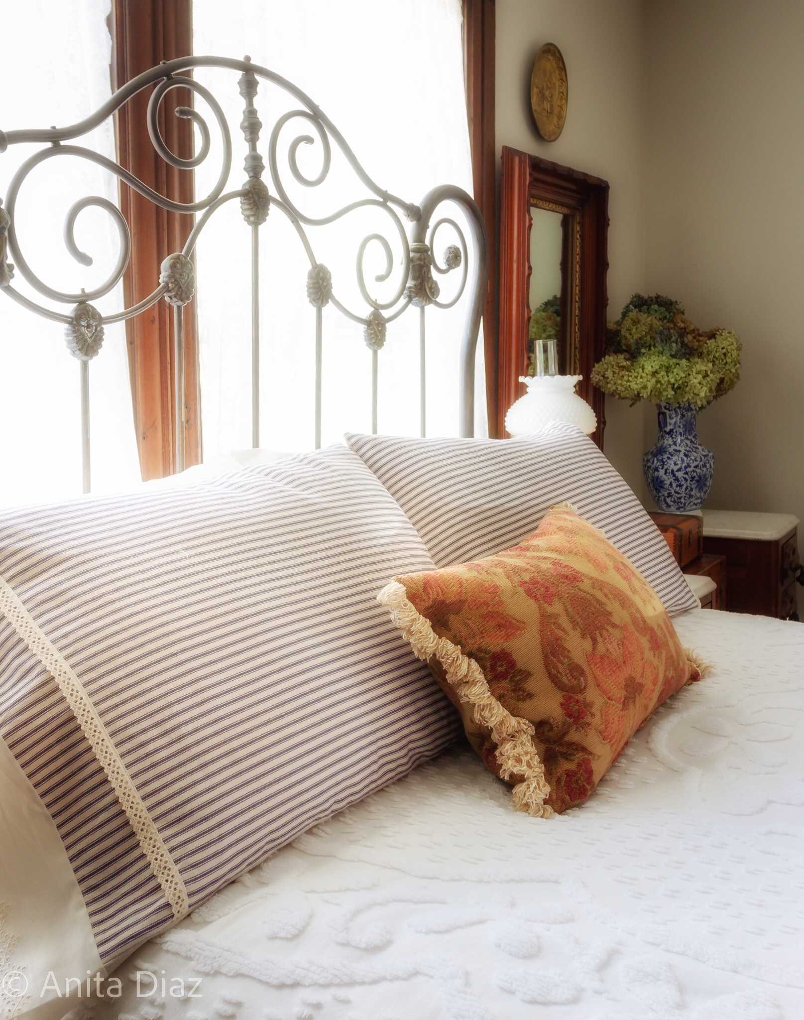 Cozy Winter Bedroom - Whispering Pines Homestead
