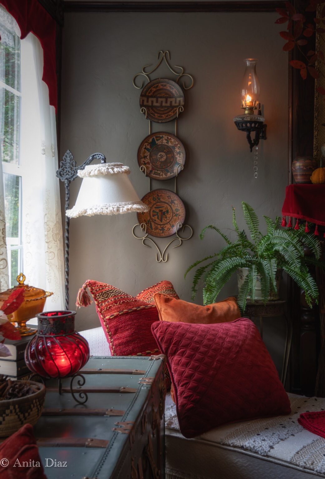 Cozy Fall Cottage - Whispering Pines Homestead