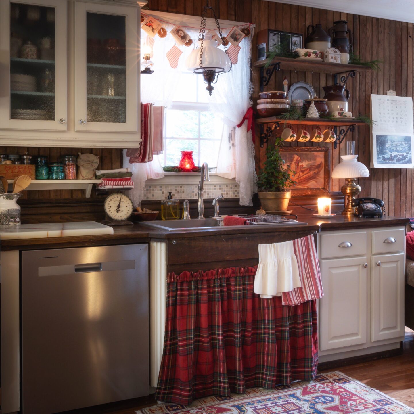 Farmhouse Christmas kitchen