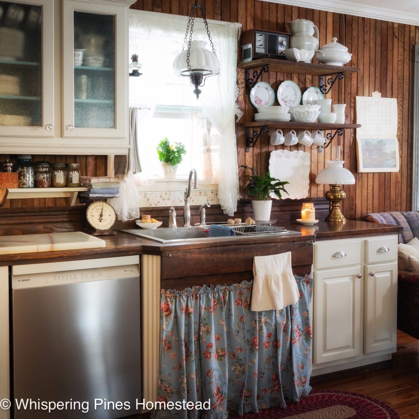 Simple Easter Table and a Spring Farmhouse Kitchen
